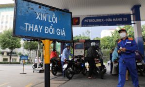 (Tiếng Việt) Giá xăng có thể tăng mạnh